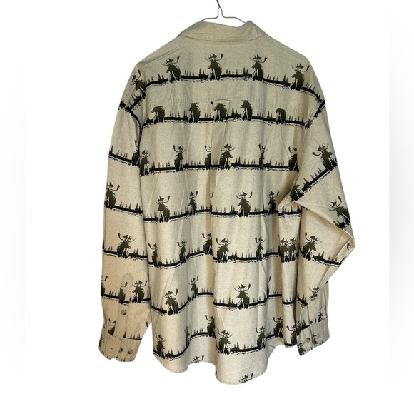 Woolrich Cream and Olive Casual Button Down Shirt with Animal Pattern - Picture 2 of 7